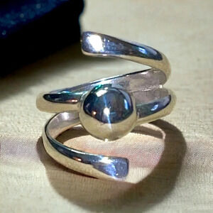 .950 Fine Sterling Silver Modernist Ring